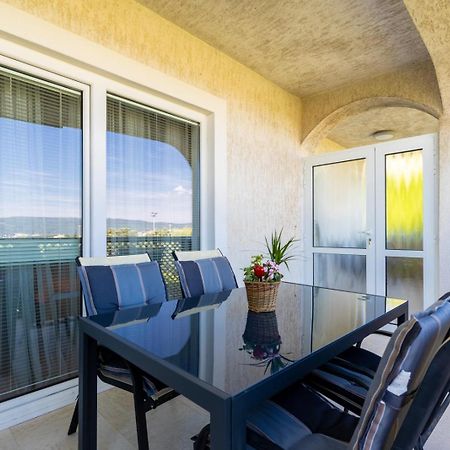 Apartment Meri Крк Экстерьер фото